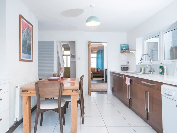 House (3 Bedrooms) | Private kitchen | Oven, cookware/dishes/utensils, dining tables - Spacious Victorian Canton Home, Sleeps 8 W/parking (Cardiff)