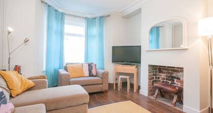 Spacious Victorian Canton Home, Sleeps 8 W/parking