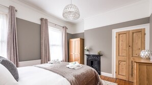 Unclassified image, 4 of 19, button - Stylish & Modern House With Original Period Charm (York)