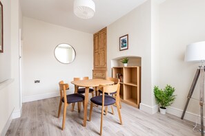 獨棟房屋 (2 Bedrooms) | 私人廚房 | 電冰箱、微波爐、烤箱、洗碗機