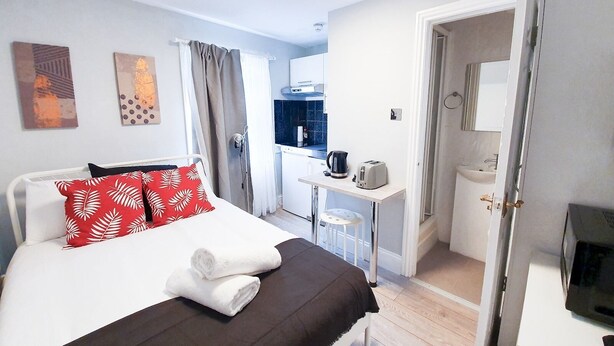 Studio (0 Bedroom)