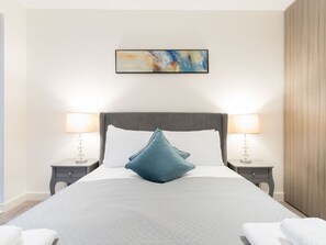 2 chambres, fer et planche à repasser, Wi-Fi gratuit, draps fournis