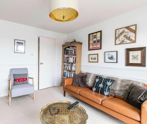 Apartment (1 Bedroom) | Wohnbereich