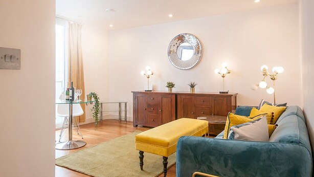 Apartment (1 Bedroom) | Living room