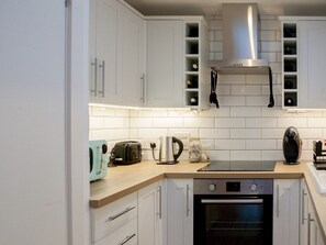Lägenhet (1 Bedroom) | Eget kök | Ugn, spishäll och grytor/köksredskap