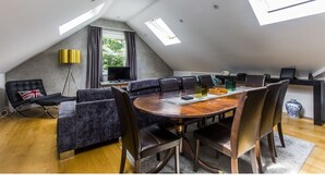 Unclassified image, 4 of 20, button - Bright and Spacious Penthouse in West Ealing (London)