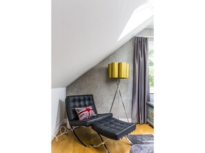 3 bedrooms, iron/ironing board, free WiFi, bed sheets - Bright and Spacious Penthouse in West Ealing (London)