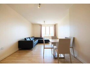 Apartamento (2 Bedrooms) | 2 quartos, ferros/tábuas de passar roupa, roupa de cama