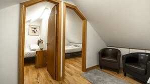 Apartment (2 Bedrooms) | 2 Schlafzimmer, Bügeleisen/Bügelbrett, kostenloses WLAN, Bettwäsche