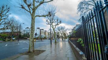 Apartment (2 Bedrooms) | Street view