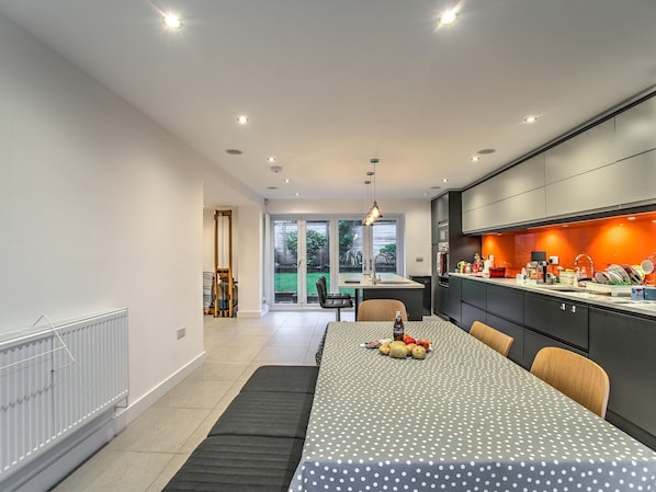 House (3 Bedrooms)
