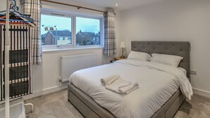 Unclassified image, 2 of 18, button - Modern Massive Family Home South Manchester (Manchester)