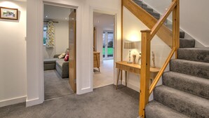 Unclassified image, 5 of 18, button - Modern Massive Family Home South Manchester (Manchester)