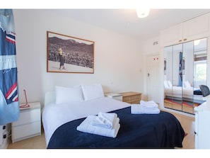 Apartment (1 Bedroom) | 1 Schlafzimmer, Schreibtisch, Bügeleisen/Bügelbrett, kostenloses WLAN