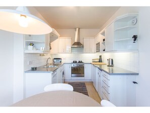 Apartment (1 Bedroom) | Eigene Küche | Mikrowelle, Ofen, Wasserkocher, Toaster