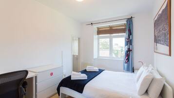 1 bedroom, desk, iron/ironing board, free WiFi