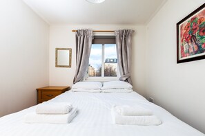 2 多间卧室、熨斗/熨衣板、免费 WiFi、床单