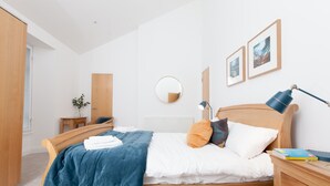 Room - Modern Gem in Georgian Listed Building of City (Edinburgh)