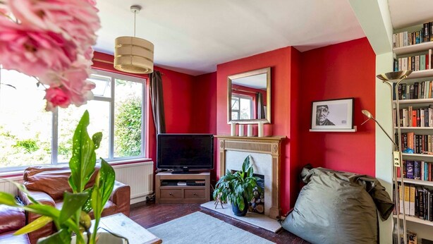 Unclassified image, 1 of 19, button - Artists Home in Cambridge W/parking and Garden (Cambridge)
