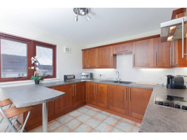 Kühlschrank, Mikrowelle, Ofen, Toaster