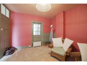 TV - Lovely English House Near Greenwich Town Centre (London)