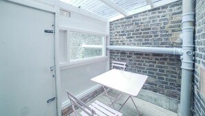 Unclassified image, 4 of 26, button - Lovely English House Near Greenwich Town Centre (London)