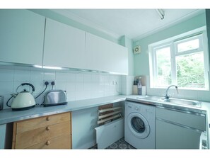 Oven dan peralatan masak/sendok-piring