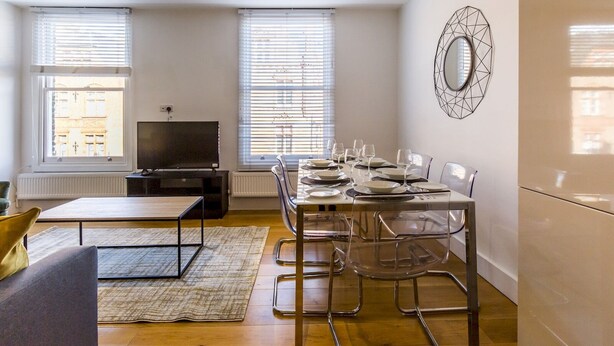 Unclassified image, 1 of 18, button - Beautiful two bed in the Heart of Wimbledon (London)
