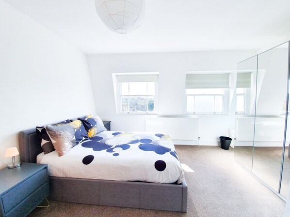 1 ห้องนอน, เตารีด/โต๊ะรีดผ้า, ผ้าปูที่นอน