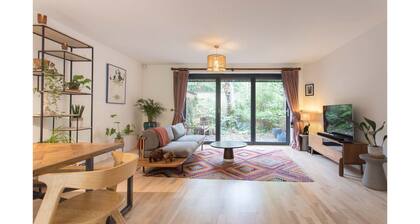 Trendy & Bright Bohemian House in Forest Hill
