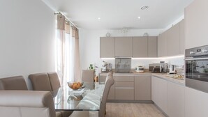 Unclassified image, 2 of 21, button - Lovely 2BD Flat With Views in North London (London)