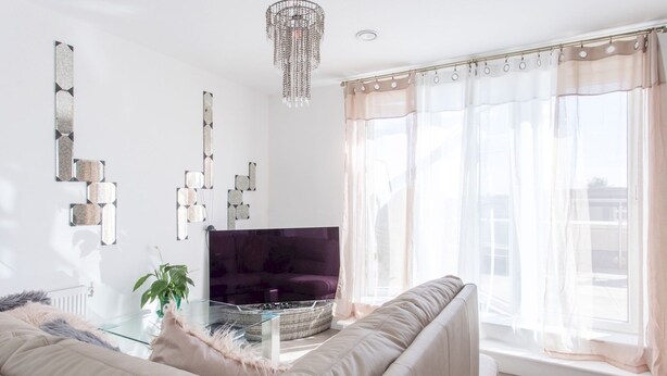 Unclassified image, 1 of 21, button - Lovely 2BD Flat With Views in North London (London)