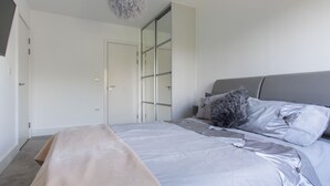 Unclassified image, 4 of 21, button - Lovely 2BD Flat With Views in North London (London)