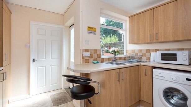 Unclassified image, 1 of 13, button - Cosy Home 5 Minute Walk to Monkbar and Bar Walls! (York)