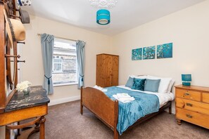 บ้านพัก (2 Bedrooms) | 2 ห้องนอน, เตารีด/โต๊ะรีดผ้า, เปลนอนเด็กแบบพกพา, ผ้าปูที่นอน