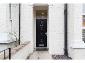 Exterior detail - Lovely 3bed House & Garden - Explore Chiswick (London)