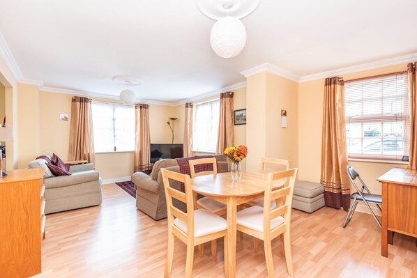 Apartment (1 Bedroom) | Living room