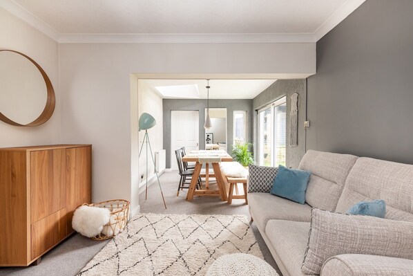 Maison (3 Bedrooms) | Salle de séjour | Téléviseur, Netflix, services de diffusion en continu