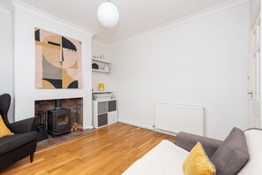 Maison (3 Bedrooms) | 3 chambres, bureau, fer et planche à repasser, literie fournie