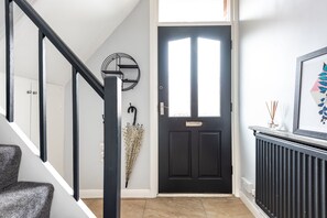 Interior - Modern, Deceptively Spacious & Beautifully Bright! (York)