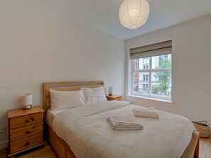 1 chambre, fer et planche à repasser, Wi-Fi gratuit, draps fournis