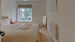 Unclassified image, 4 of 10, button - Central 1BR Apt Sleeps 2 Close to Oxford Road! (Manchester)