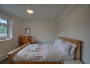 Apartment (1 Bedroom) | 1 bedroom, iron/ironing board, free WiFi, bed sheets - 1BR Apt Sleeps 4! Minutes From Central Manchester (Salford)