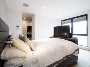 Apartment (3 Bedrooms)