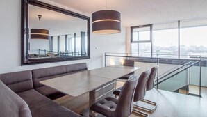Apartment (3 Bedrooms) | Wohnbereich