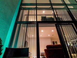 Property entrance - Stunning 3 BR Penthouse Apartment, River View (Glasgow)