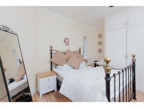 LÀgenhet (1 Bedroom) | 1 sovrum, strykjÀrn/strykbrÀda, gratis wi-fi och sÀngklÀder