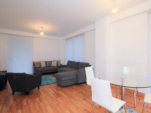 Apartment (1 Bedroom) | Living room
