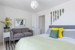 House (3 Bedrooms) | 3 bedrooms, desk, iron/ironing board, free WiFi - Central Town House With Garden 2 Mins From Beach! (Brighton)