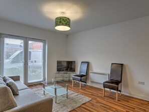 Departamento (2 Bedrooms) | Sala de estar | Televisión